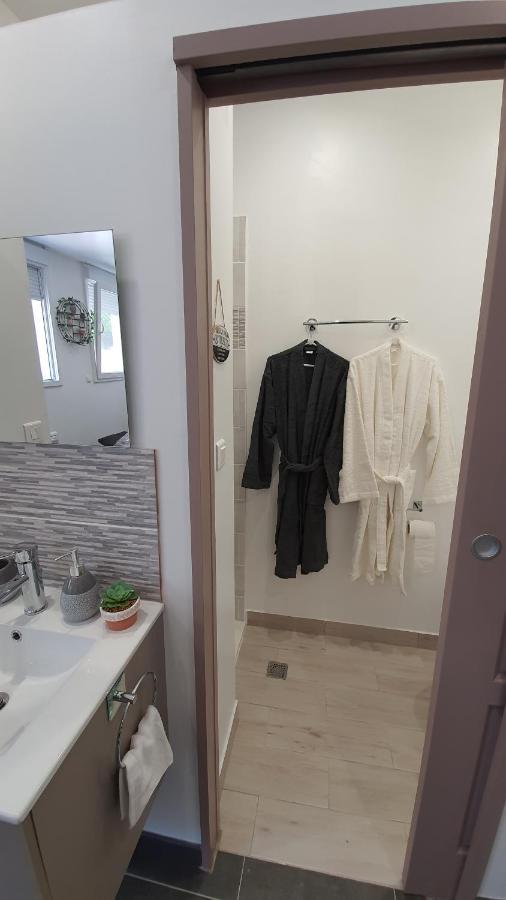 Suite Jacuzzi Privatif Plage Des Catalans Marseille Exterior photo