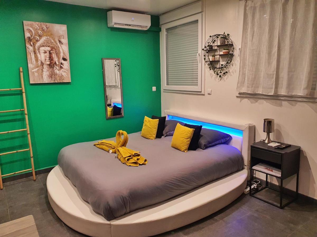 Suite Jacuzzi Privatif Plage Des Catalans Marseille Exterior photo